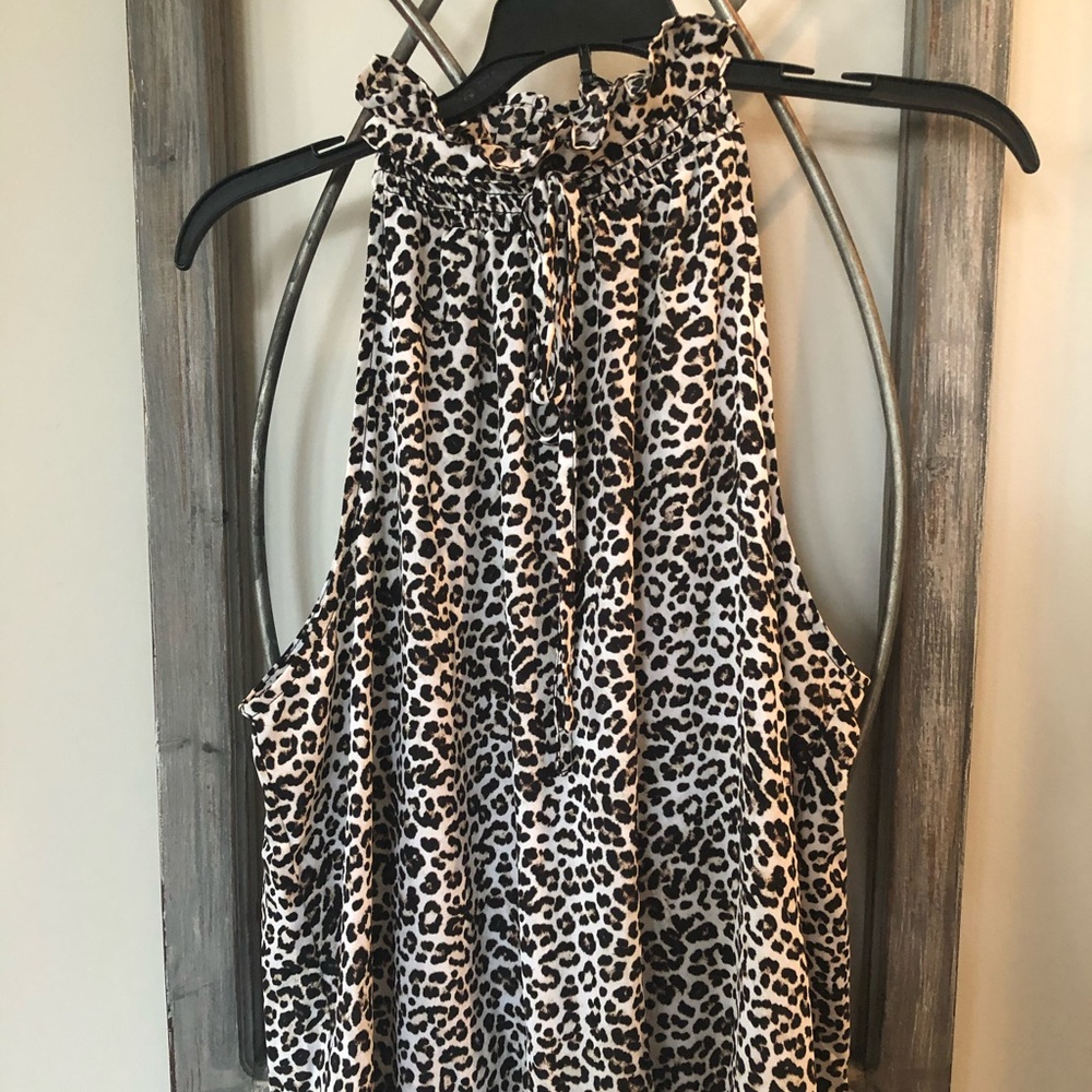 NY&CO sleeveless animal print blouse